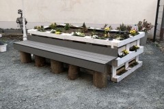 Fertige Sitzbänke